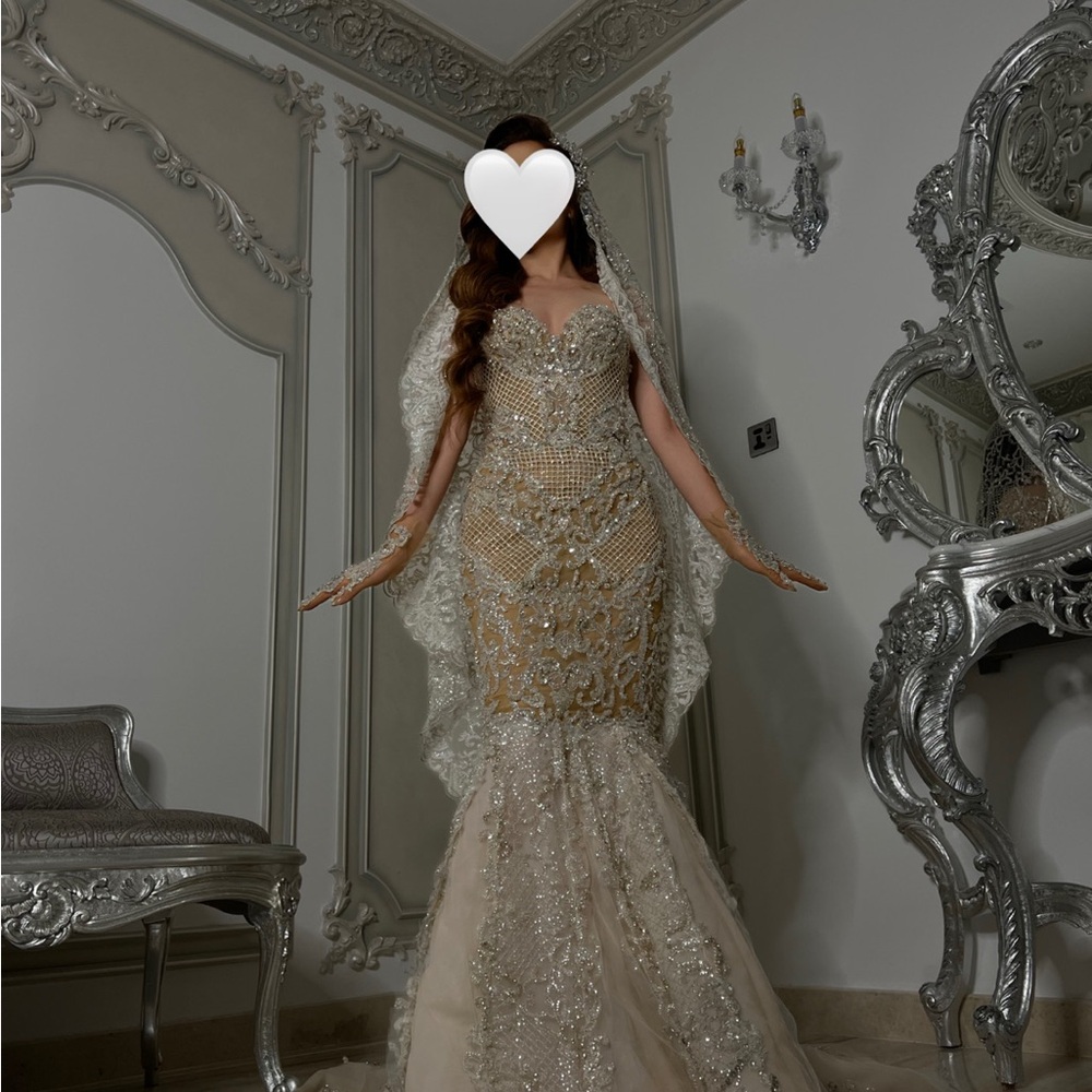 Elegant White Lace Wedding Dress - Picture 5 of 12